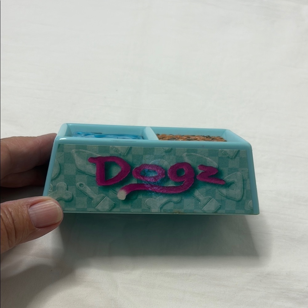 Vintage Food Dish from the 90’s Dogz Pets